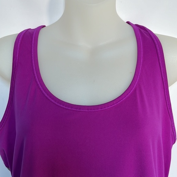 Athleta Colorblock Chi Racerback Athletic Tank in Dark Razzle Size M - Picture 5 of 9
